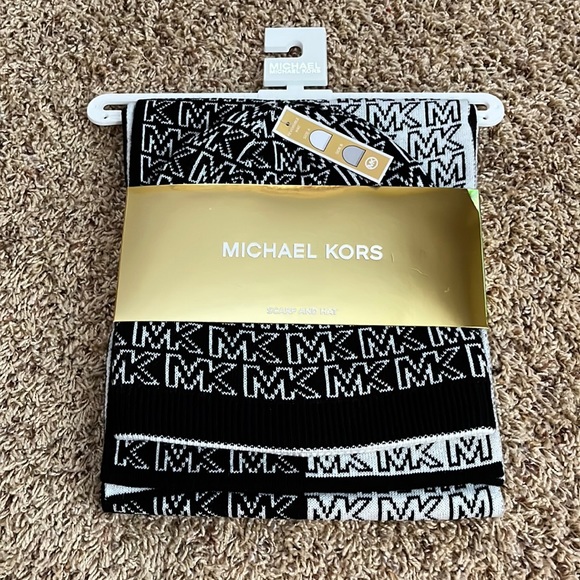 Michael Kors Accessories - Michael Kors Split Logo Scarf & Reversible Beanie Bellyband Hat Set NWT